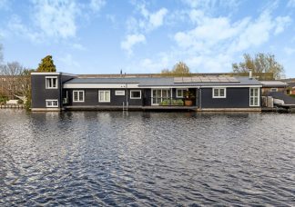 Negen Eentonig Goedkeuring Waterwonen, woonboten, woonarken, watervilla's – Voor het grootste aanbod  woonboten in Nederland